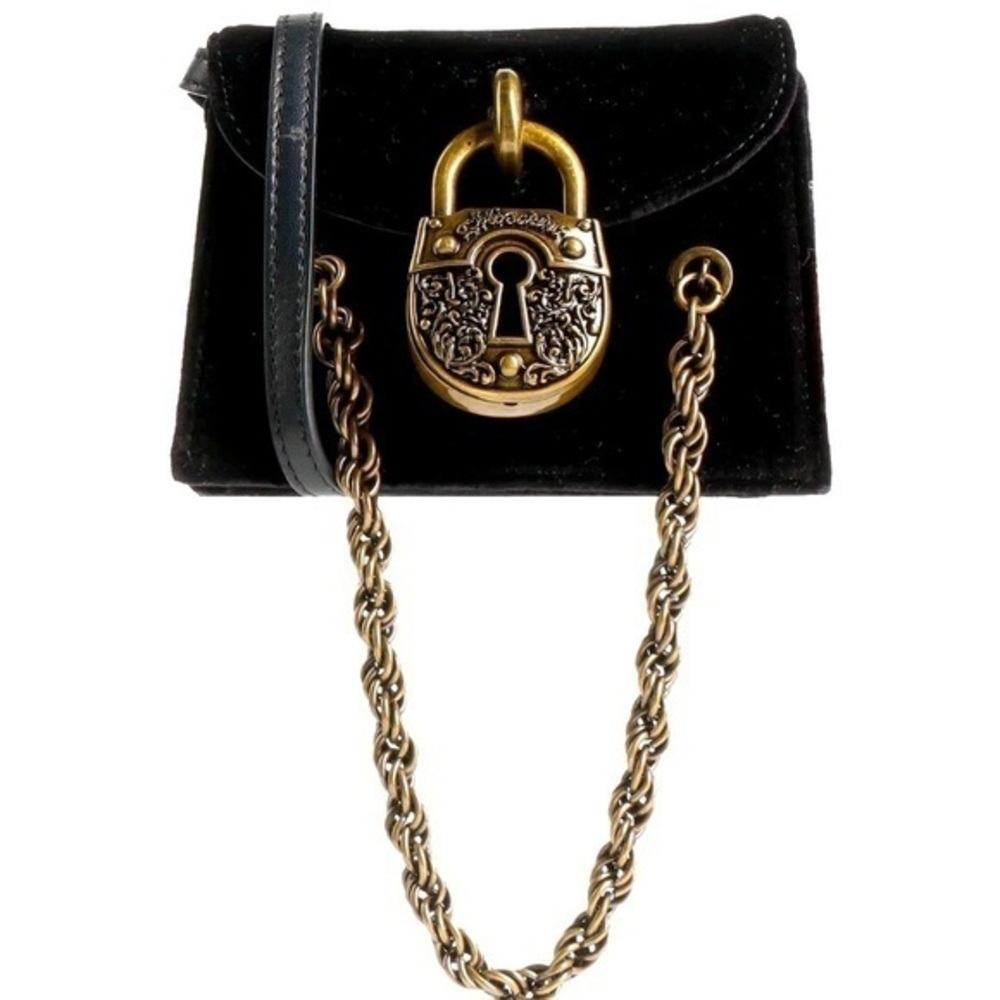MOSCHINO stylish limited edition
Handbag/crossbody NWT
Retail $ 1,095.00